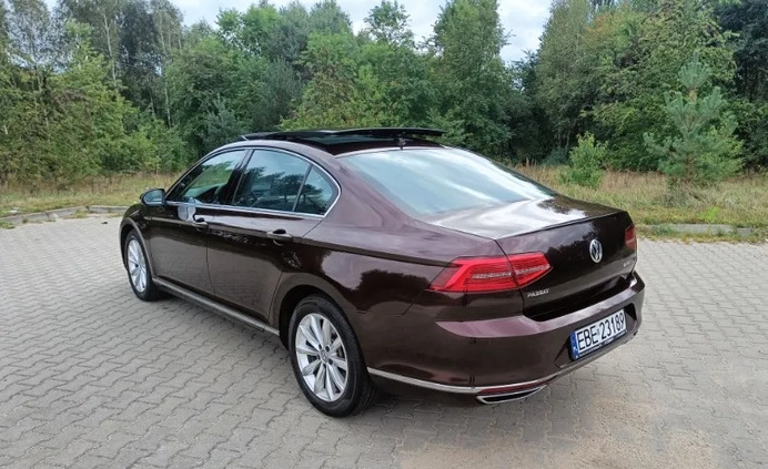 Volkswagen Passat cena 67900 przebieg: 246565, rok produkcji 2016 z Bełchatów małe 79